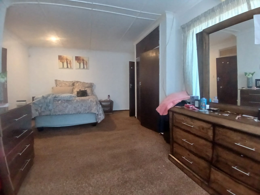 3 Bedroom Property for Sale in Roosheuwel Ext 2 North West